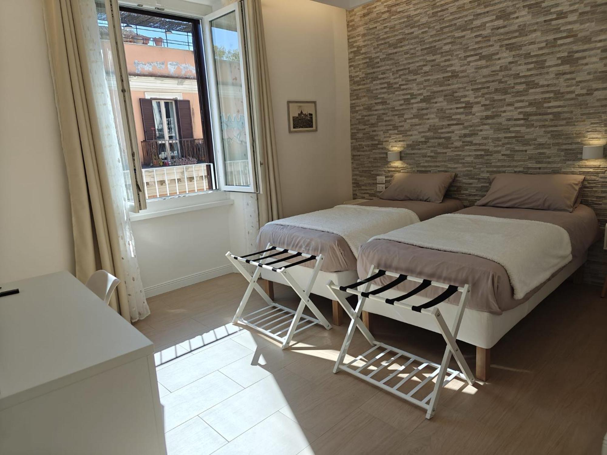 La Casa Di Mida, Rome